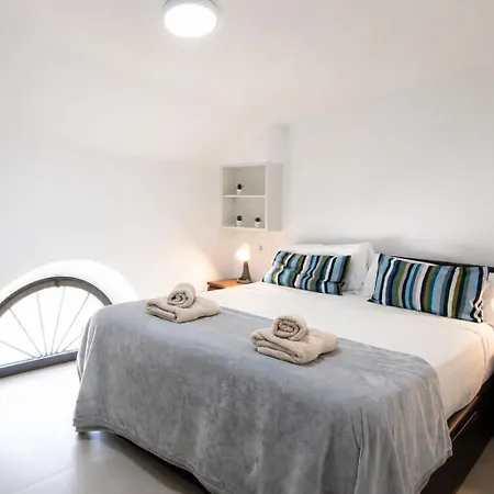 Apartment Center R1 *