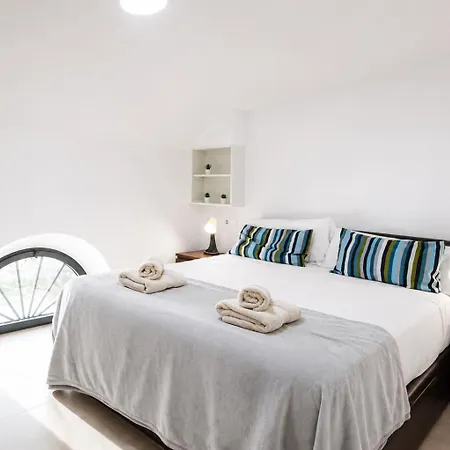 Center R1 Apartment *